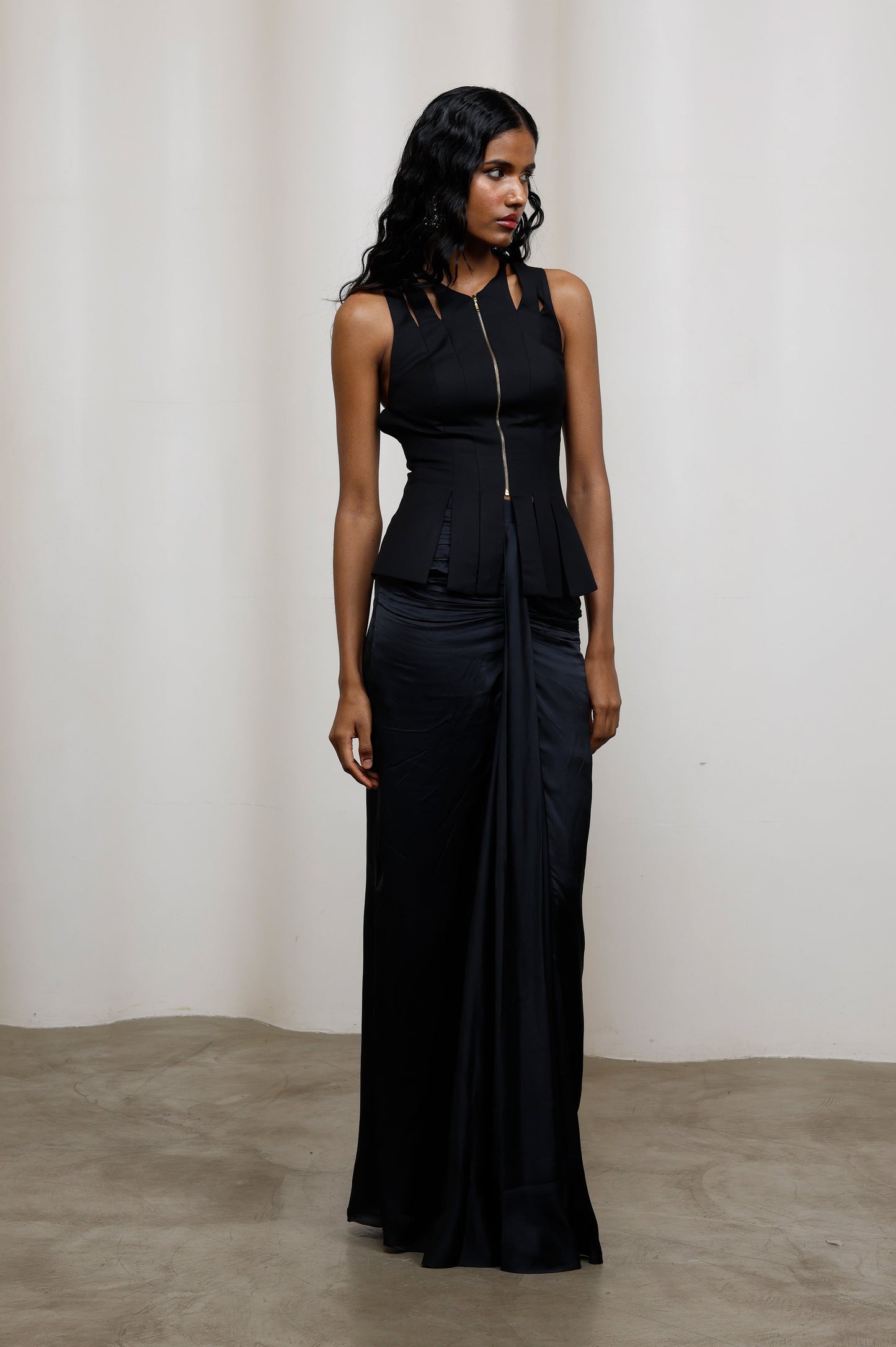 Kuro Shredded Top